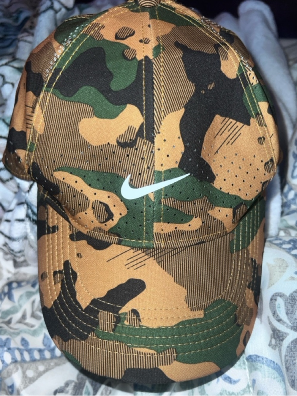 Nike Men’s Brown Camo Swoosh Baseball Cap